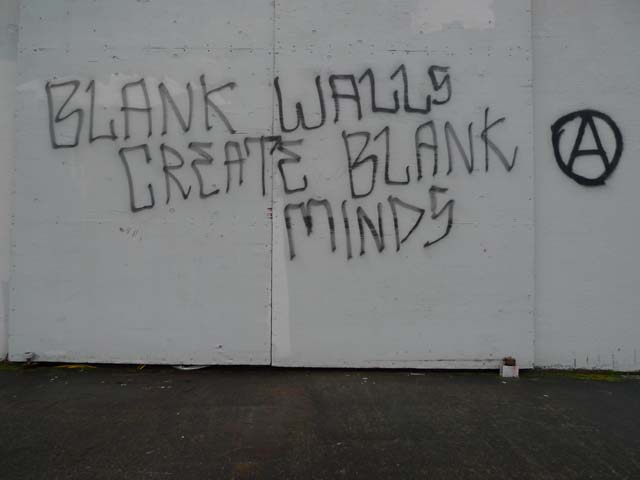 Blank walls create blank minds